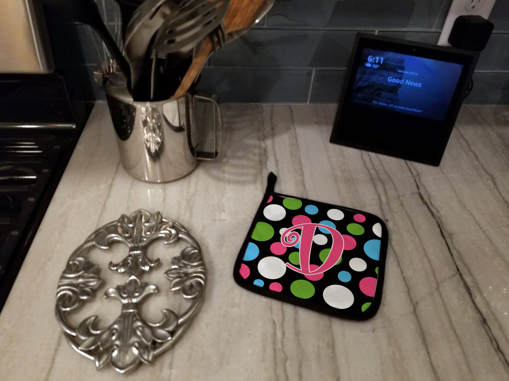 Letter D Initial Monogram - Polkadots and Pink Pot Holder Set of 2 Heat Resistant Quilted Hot Pads 7.5 x 7.5 Inch, Insulated Kitchen Trivets for Cooking & Baking