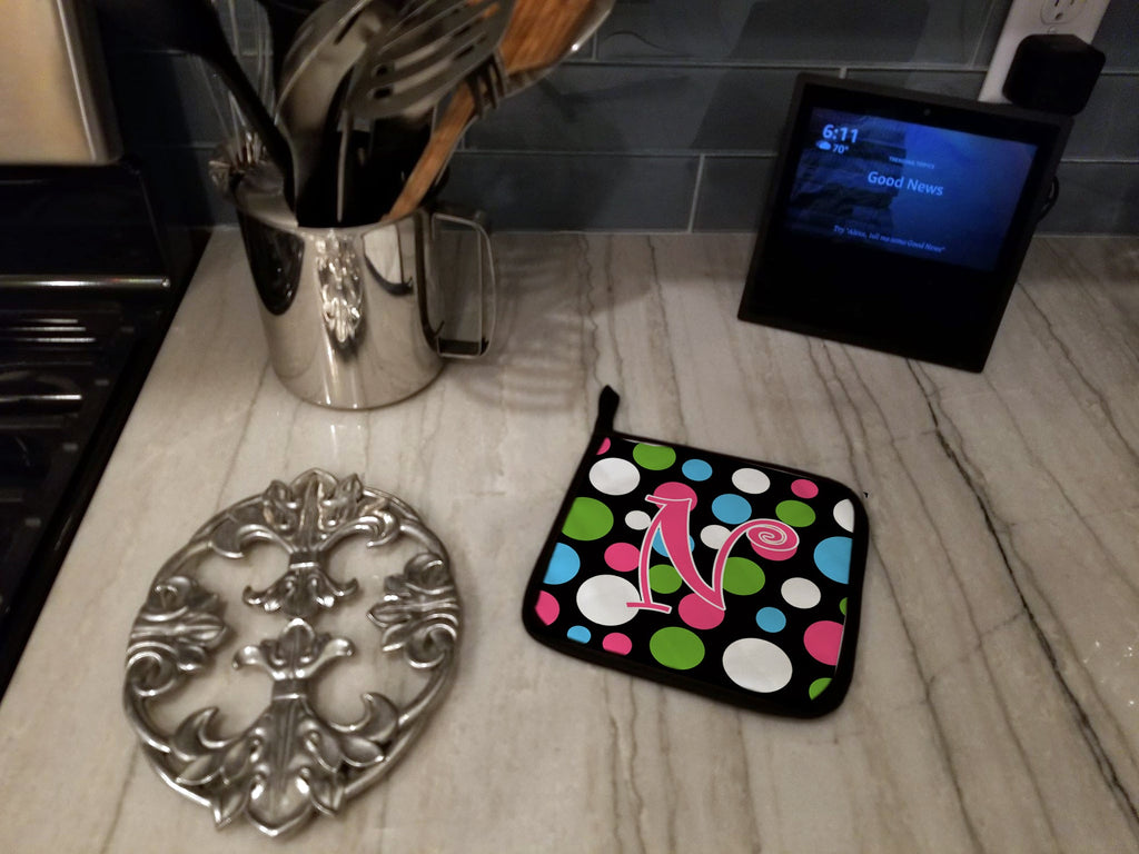 Letter N Initial Monogram - Polkadots and Pink Pot Holder Set of 2 Heat Resistant Quilted Hot Pads 7.5 x 7.5 Inch, Insulated Kitchen Trivets for Cooking & Baking