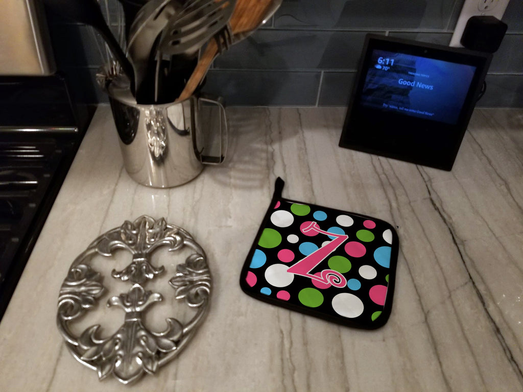 Letter Z Initial Monogram - Polkadots and Pink Pot Holder Set of 2 Heat Resistant Quilted Hot Pads 7.5 x 7.5 Inch, Insulated Kitchen Trivets for Cooking & Baking
