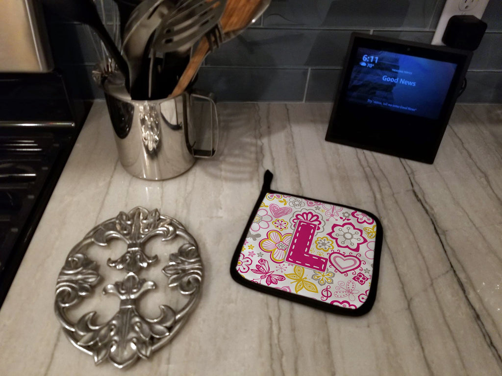 Letter L Flowers and Butterflies Pink Pot Holder Set of 2 Heat Resistant Quilted Hot Pads 7.5 x 7.5 Inch, Insulated Kitchen Trivets for Cooking & Baking