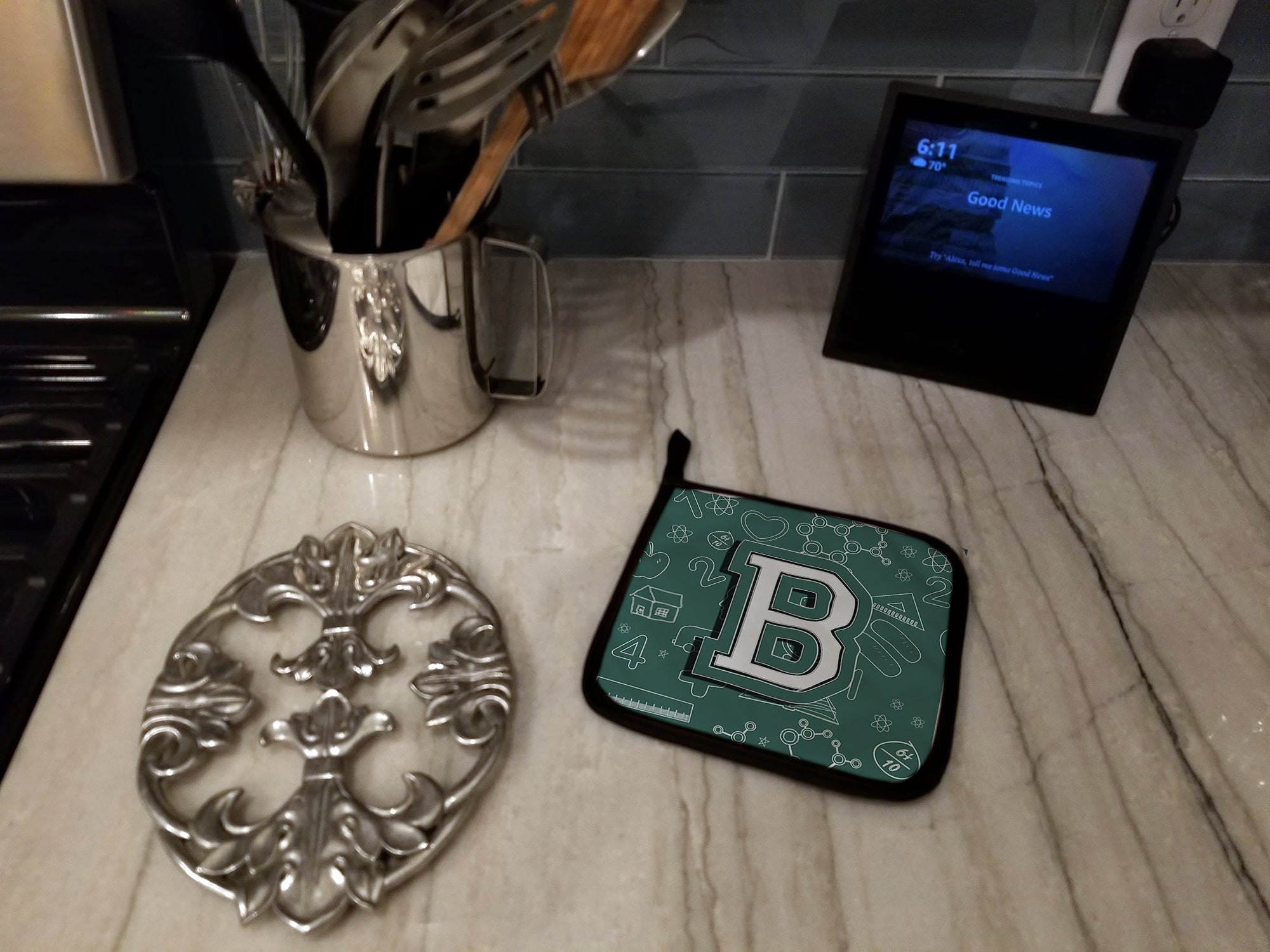 Letter B Back to School Initial Pot Holder Set of 2 Heat Resistant Quilted Hot Pads 7.5 x 7.5 Inch, Insulated Kitchen Trivets for Cooking & Baking