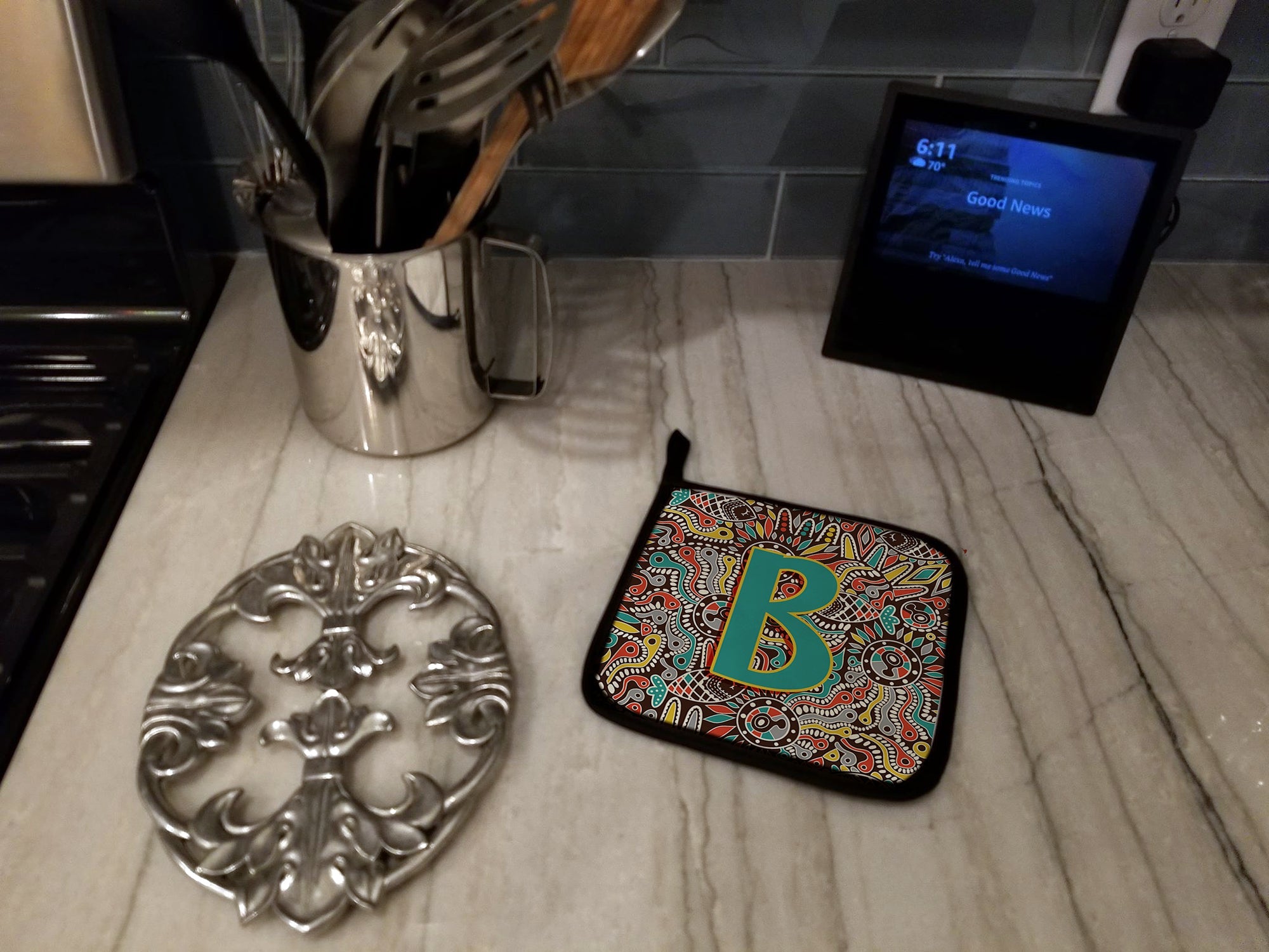 Letter B Retro Tribal Alphabet Initial Pot Holder Set of 2 Heat Resistant Quilted Hot Pads 7.5 x 7.5 Inch, Insulated Kitchen Trivets for Cooking & Baking