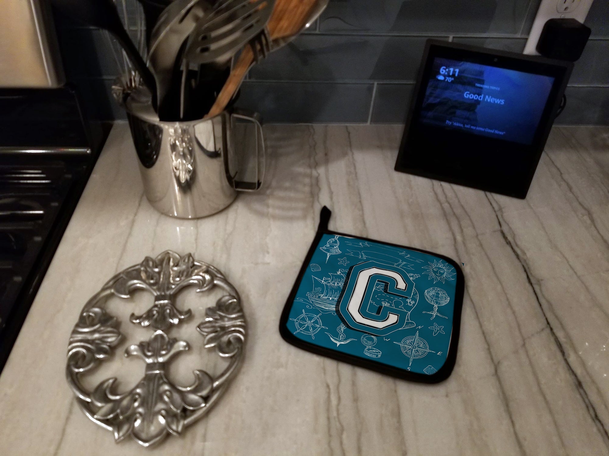 Letter C Sea Doodles Initial Alphabet Pot Holder Set of 2 Heat Resistant Quilted Hot Pads 7.5 x 7.5 Inch, Insulated Kitchen Trivets for Cooking & Baking