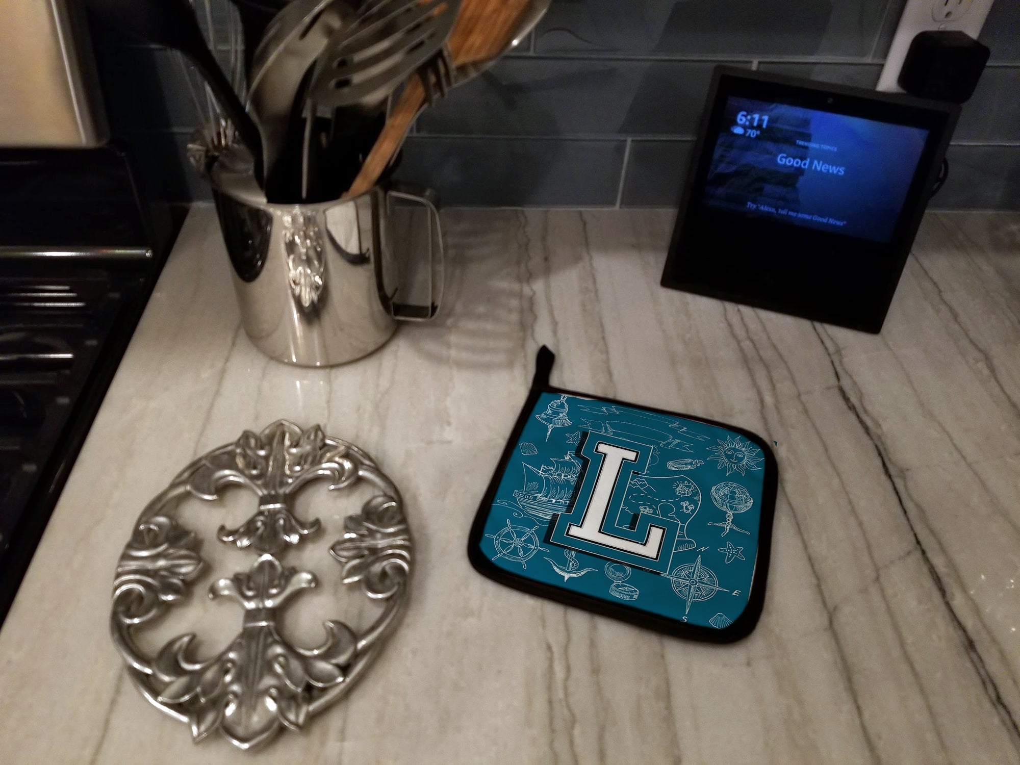 Letter L Sea Doodles Initial Alphabet Pot Holder Set of 2 Heat Resistant Quilted Hot Pads 7.5 x 7.5 Inch, Insulated Kitchen Trivets for Cooking & Baking