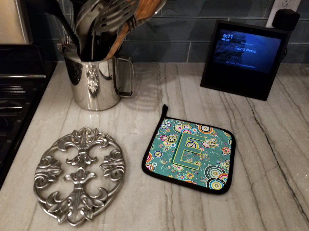 Letter E Circle Circle Teal Initial Alphabet Pot Holder Set of 2 Heat Resistant Quilted Hot Pads 7.5 x 7.5 Inch, Insulated Kitchen Trivets for Cooking & Baking