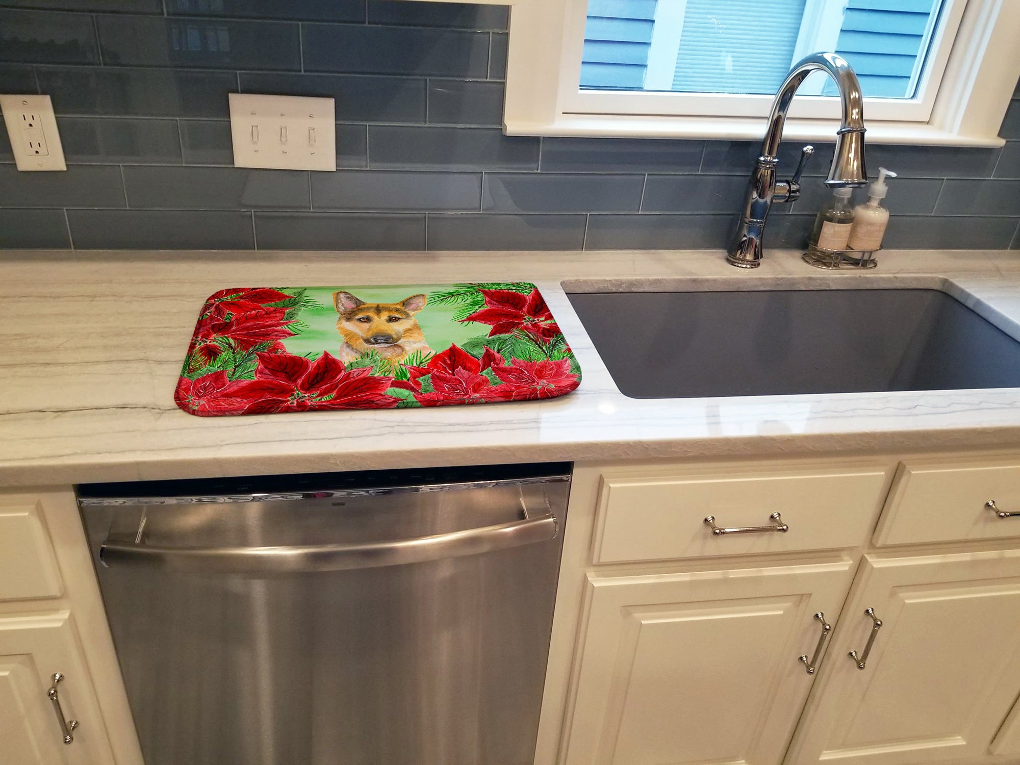 German Shepherd #2 Poinsettas Dish Drying Mat Absorbent Dish Drying Mat Pad for Kitchen Counter Dish Drainer Mat for Countertop, 14 x 21", Multicolor