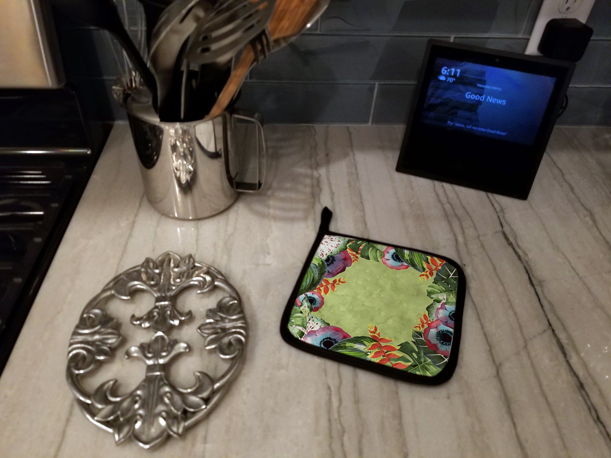 Tropical Pot Holder Set of 2 Heat Resistant Quilted Hot Pads 7.5 x 7.5 Inch, Insulated Kitchen Trivets for Cooking & Baking