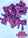 D65 BEADABLE JUMBO SILICONE BOW HOT PINK LEOPARD (1ct)
